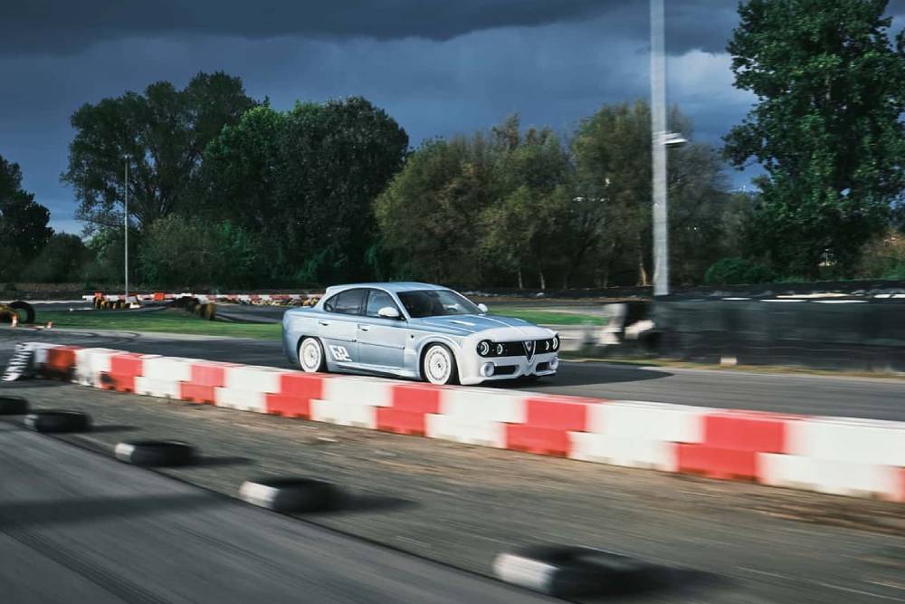 https://autogreeknews.gr/wp-content/uploads/2024/09/giulia-erreerre-fuoriserie-alleggerita-9.jpg
