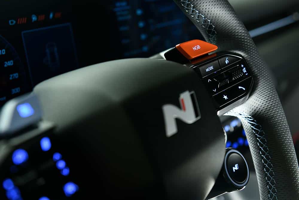 https://autogreeknews.gr/wp-content/uploads/2024/09/hyundai-ioniq-5-n-interior-8.jpg