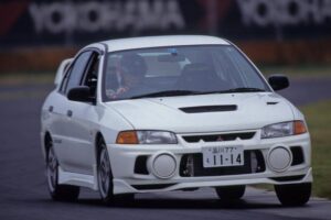 mitsubishi_lancer_rs_evolution_iv_4
