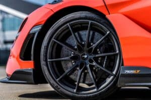 should-you-fit-two-new-tires-to-the-front-axle-or- (1)