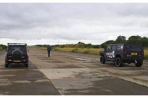 suzuki-jimny-drag-races-am-general-hummer-h2-both- (2)