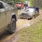 tesla-cybertruck-shows-some-real-off-roading-skill (3)