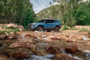 the-new-toyota-land-cruiser-is-transformed-by-wald (2)