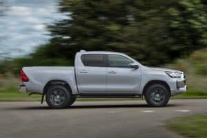 toyota-hilux-48v-hybrid-(3)