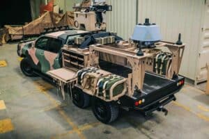 toyota-hilux-military-2