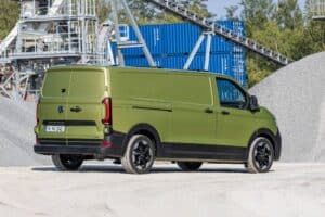 volkswagen-launches-caravelle-and-transporter-at-i (1)