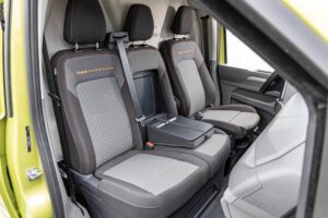 volkswagen-launches-caravelle-and-transporter-at-i (14)