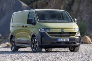 volkswagen-launches-caravelle-and-transporter-at-i (3)