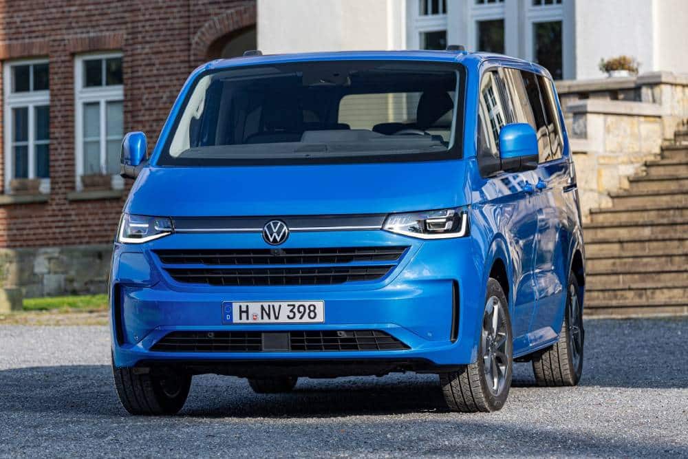 https://autogreeknews.gr/wp-content/uploads/2024/09/volkswagen-launches-caravelle-and-transporter-at-i-4.jpg