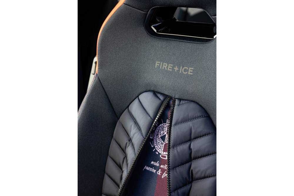 https://autogreeknews.gr/wp-content/uploads/2024/09/volkswagen-reveals-one-off-id3-gtx-fireice-at-id-m-11.jpg