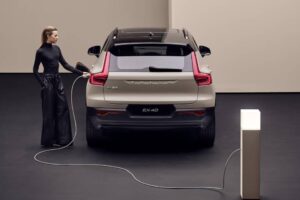 volvo ex40 charging