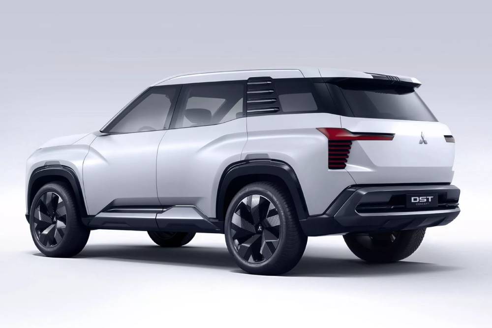 https://autogreeknews.gr/wp-content/uploads/2024/10/2024-Mitsubishi-DST-Concept-8-2048x1366-1.jpg