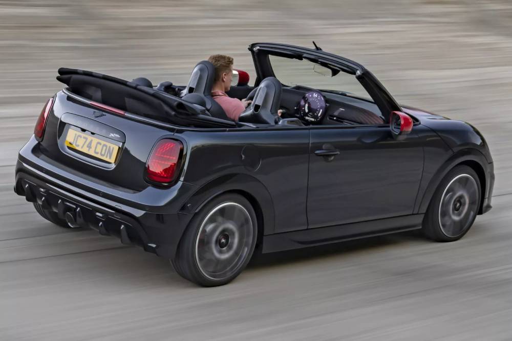 https://autogreeknews.gr/wp-content/uploads/2024/10/2025-MINI-John-Cooper-Works-Convertible-10-copy-20.jpg