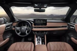 2025-Mitsubishi-Outlander-PHEV-18
