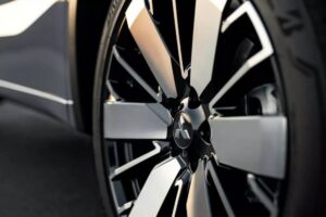 2025-Mitsubishi-Outlander-PHEV-32