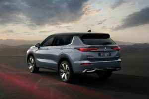 2025-Mitsubishi-Outlander-PHEV-6