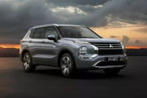 2025-Mitsubishi-Outlander-PHEV-9