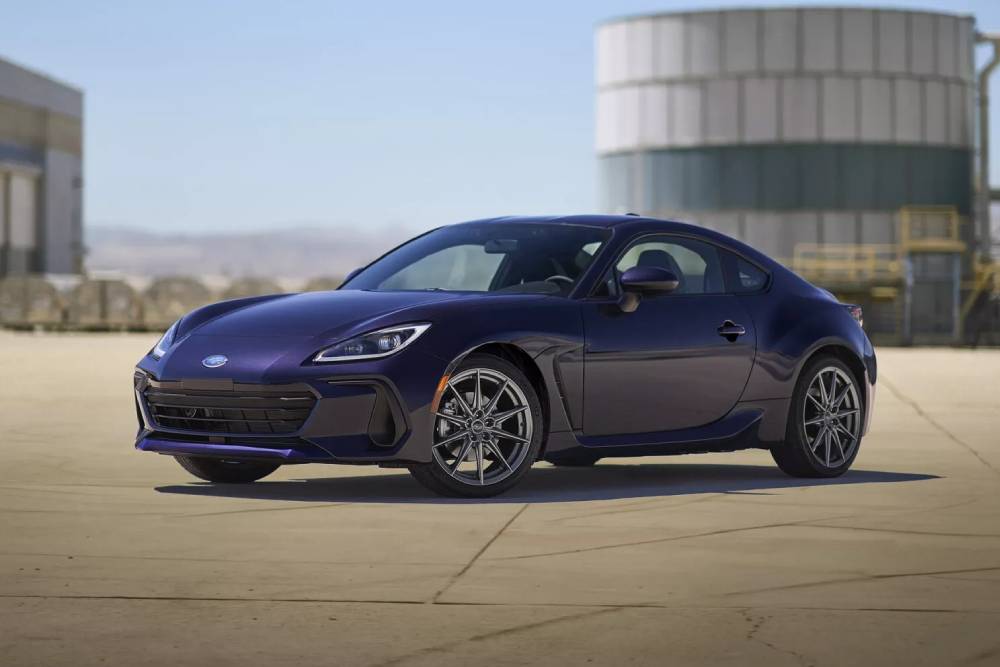 https://autogreeknews.gr/wp-content/uploads/2024/10/2025-Subaru-BRZ-ts-Purple-Edition-6-2048x1446-1.jpg