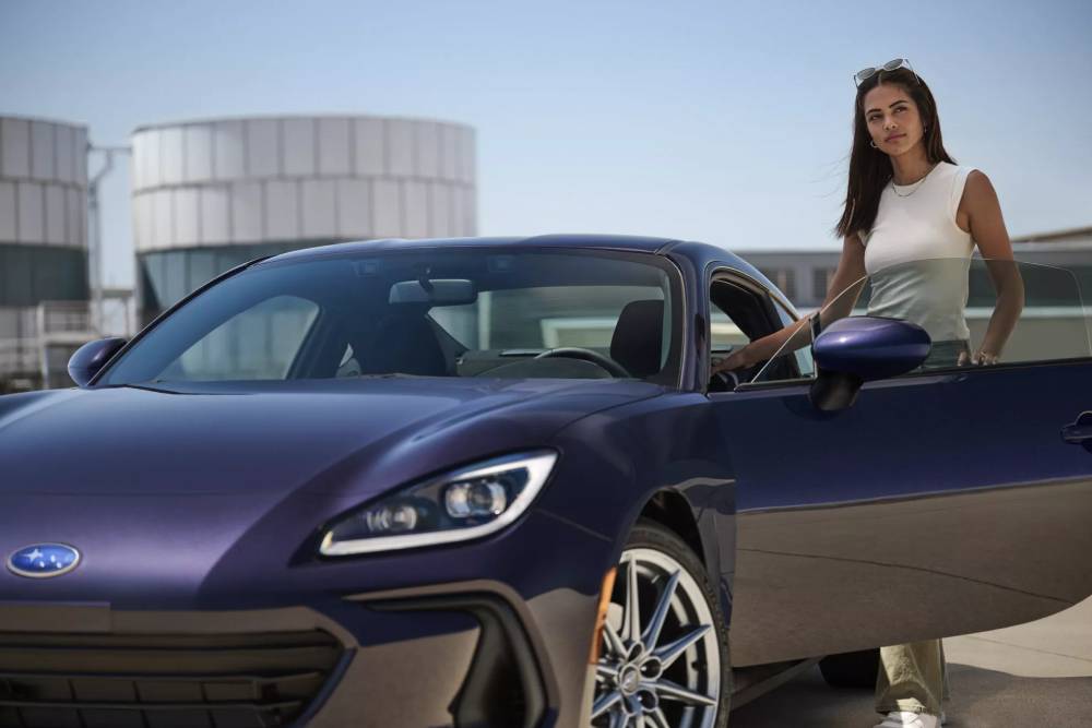 https://autogreeknews.gr/wp-content/uploads/2024/10/2025-Subaru-BRZ-ts-Purple-Edition-8-2048x1365-1.jpg