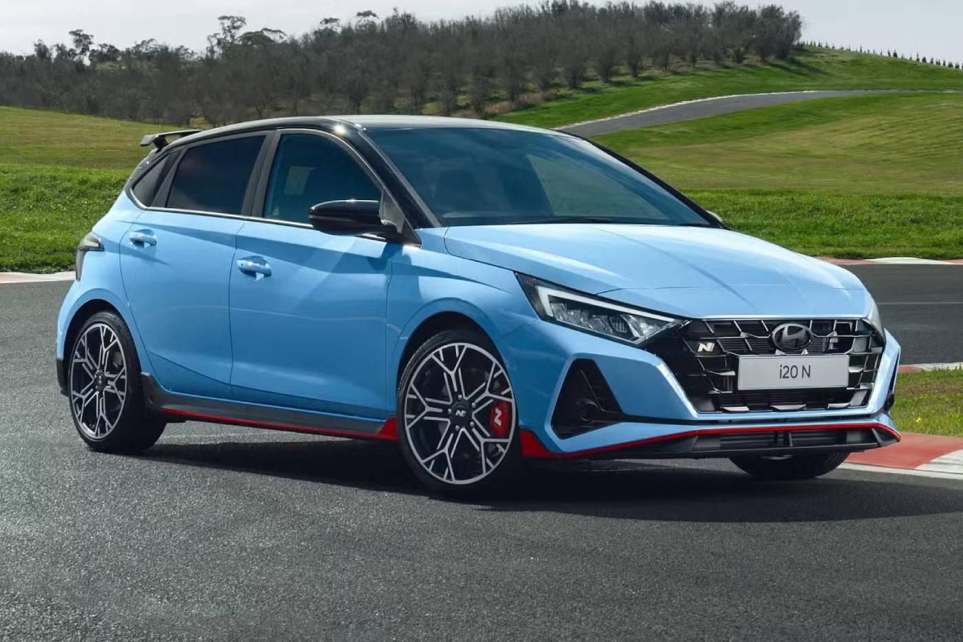 https://autogreeknews.gr/wp-content/uploads/2024/10/2025-hyundai-i20-n.jpg