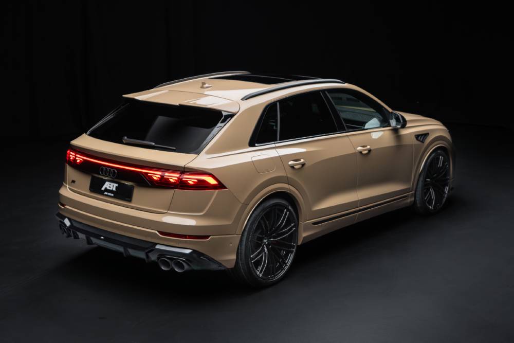 https://autogreeknews.gr/wp-content/uploads/2024/10/ABT-Tuning-Q8_Sakhir_Gold-Heck-seitlich_oben_gr.jpg