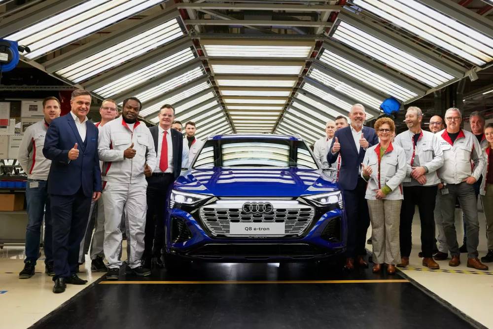 https://autogreeknews.gr/wp-content/uploads/2024/10/Audi-Plant-3.jpg