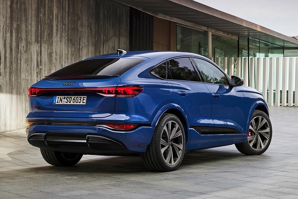 https://autogreeknews.gr/wp-content/uploads/2024/10/Audi-SQ6-Sportback-e-tron-5.jpg
