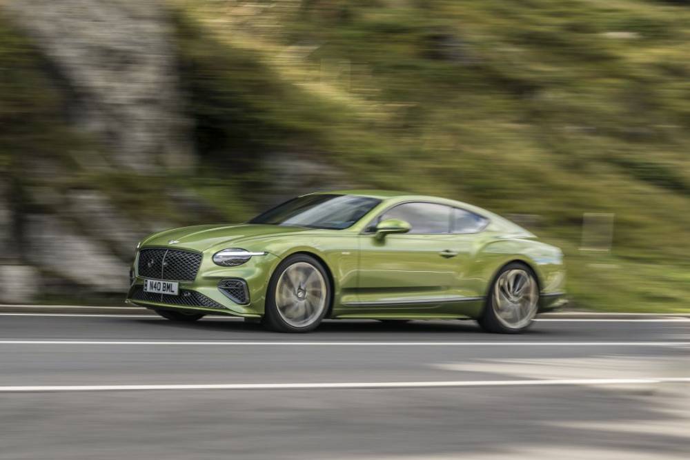 Υβριδικές Bentley έκαναν 12.800 χλμ. με eFuel