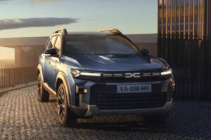 Dacia-Bigster-Hybrid-155-Journey-8-2048×1152