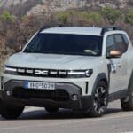 Dacia-Duster-strofi-2024