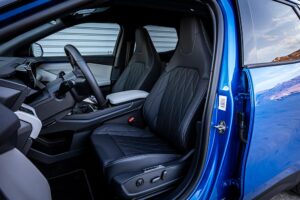 Ford-Explorer-Electric-2024-(15)