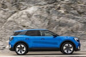 Ford-Explorer-Electric-2024-(4)