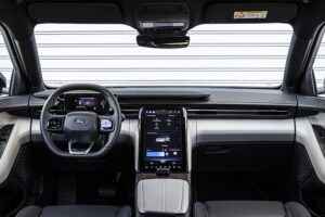 Ford-Explorer-Electric-2024-(5)