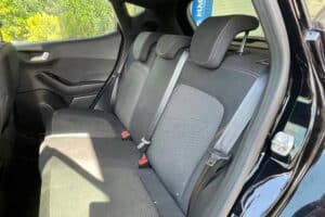 Ford-Fiesta-2018-CarCenter-7