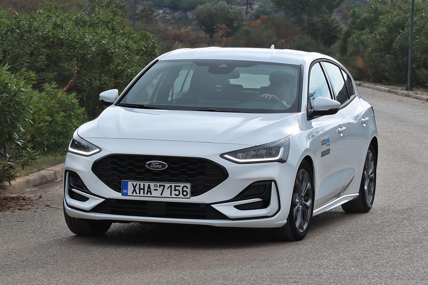 https://autogreeknews.gr/wp-content/uploads/2024/10/Ford-Focus-ST-Line-strofi.jpg