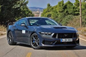 Ford-Mustang-Dark-Horse-(2)