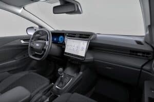 Ford-Puma-Titanium-esoteriko-2-2024