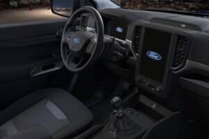 Ford-Ranger-esoteriko-1