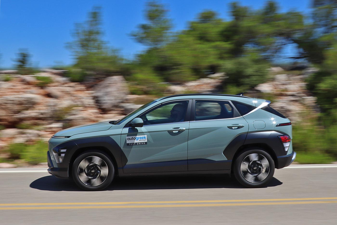 https://autogreeknews.gr/wp-content/uploads/2024/10/Hyundai-Kona-kinisi.jpg