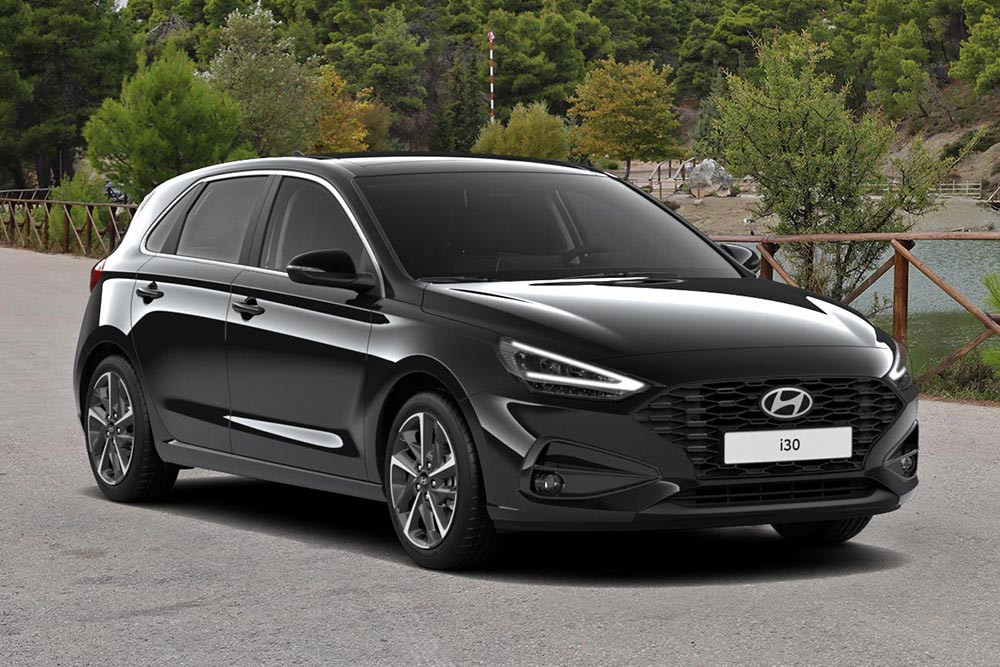 https://autogreeknews.gr/wp-content/uploads/2024/10/Hyundai-i30-FL-static.jpg