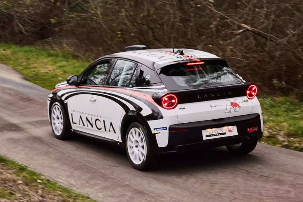 https://autogreeknews.gr/wp-content/uploads/2024/10/Lancia-Ypsilon-Rally-4-HF-00018-2048x1310-1.jpg