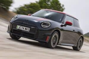 MINI-JCW-Electric-1-copy-2048×1152