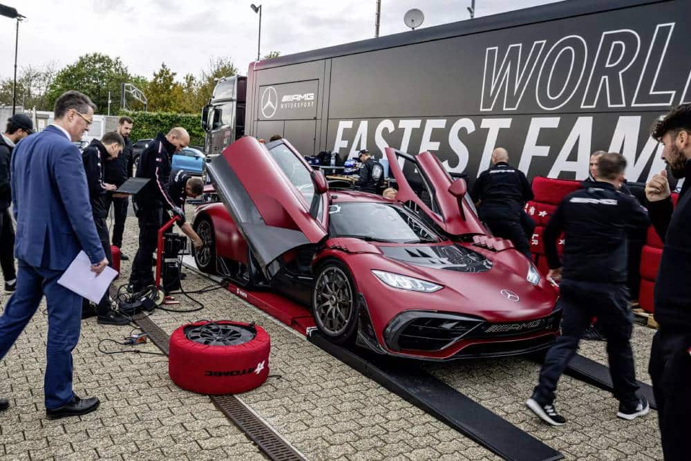 https://autogreeknews.gr/wp-content/uploads/2024/10/Mercedes-Benz_AMG_ONE_Nordschleife_2024-11-2048x13-1.jpg