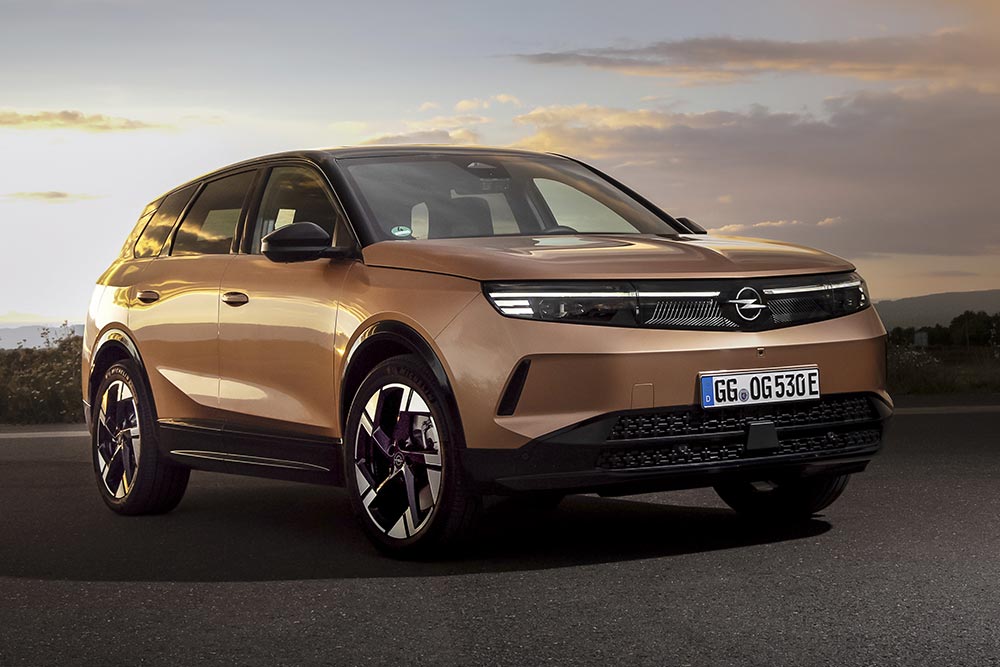 https://autogreeknews.gr/wp-content/uploads/2024/10/Opel-Grandland-2024-1.jpg
