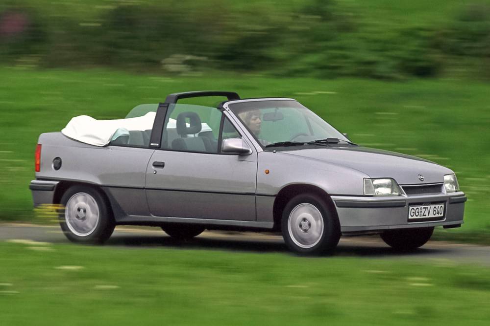 https://autogreeknews.gr/wp-content/uploads/2024/10/OpelKadettEConvertible-1.jpg