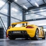 Porsche-Carrera-GT-1