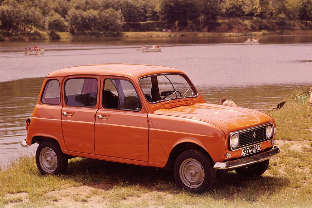 https://autogreeknews.gr/wp-content/uploads/2024/10/Renault-4-old-1.jpg