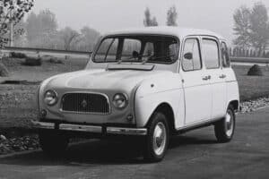 Renault-4-old-(11)