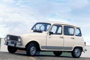 Renault-4-old-(5)