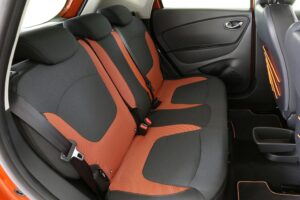 Renault-Captur-2014-rear-seat